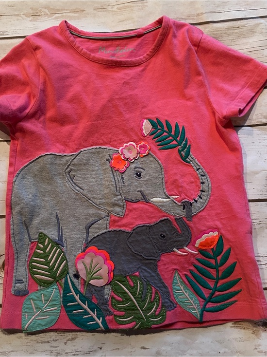 Mini Boden Other - Mini Boden elephant tee vguc-fair just for appliqué bubbling 6/7